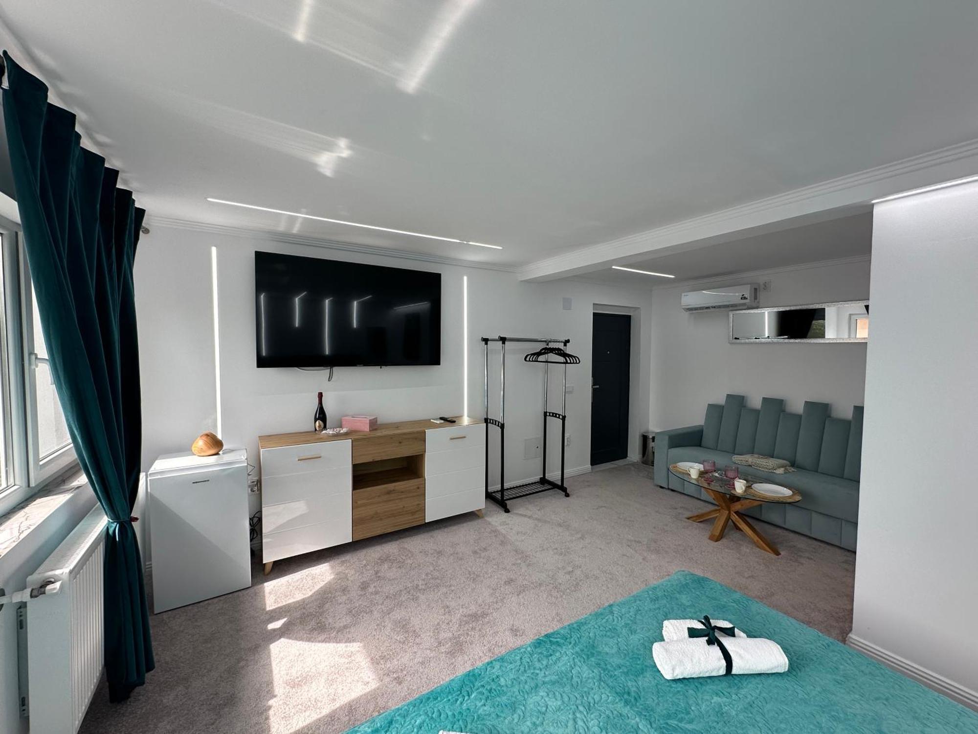 Elegant Escape Central Studio Craiova Luaran gambar