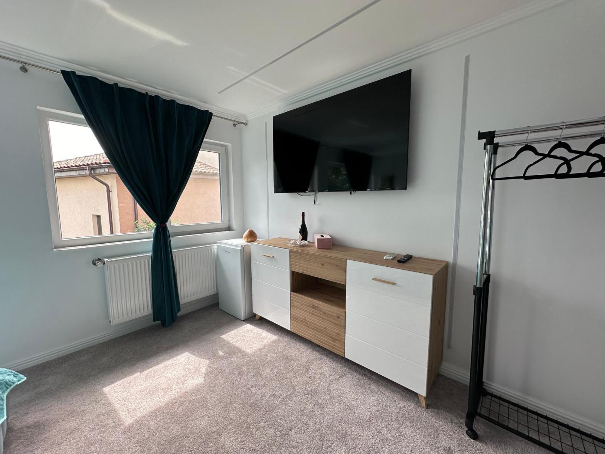 Elegant Escape Central Studio Craiova Luaran gambar