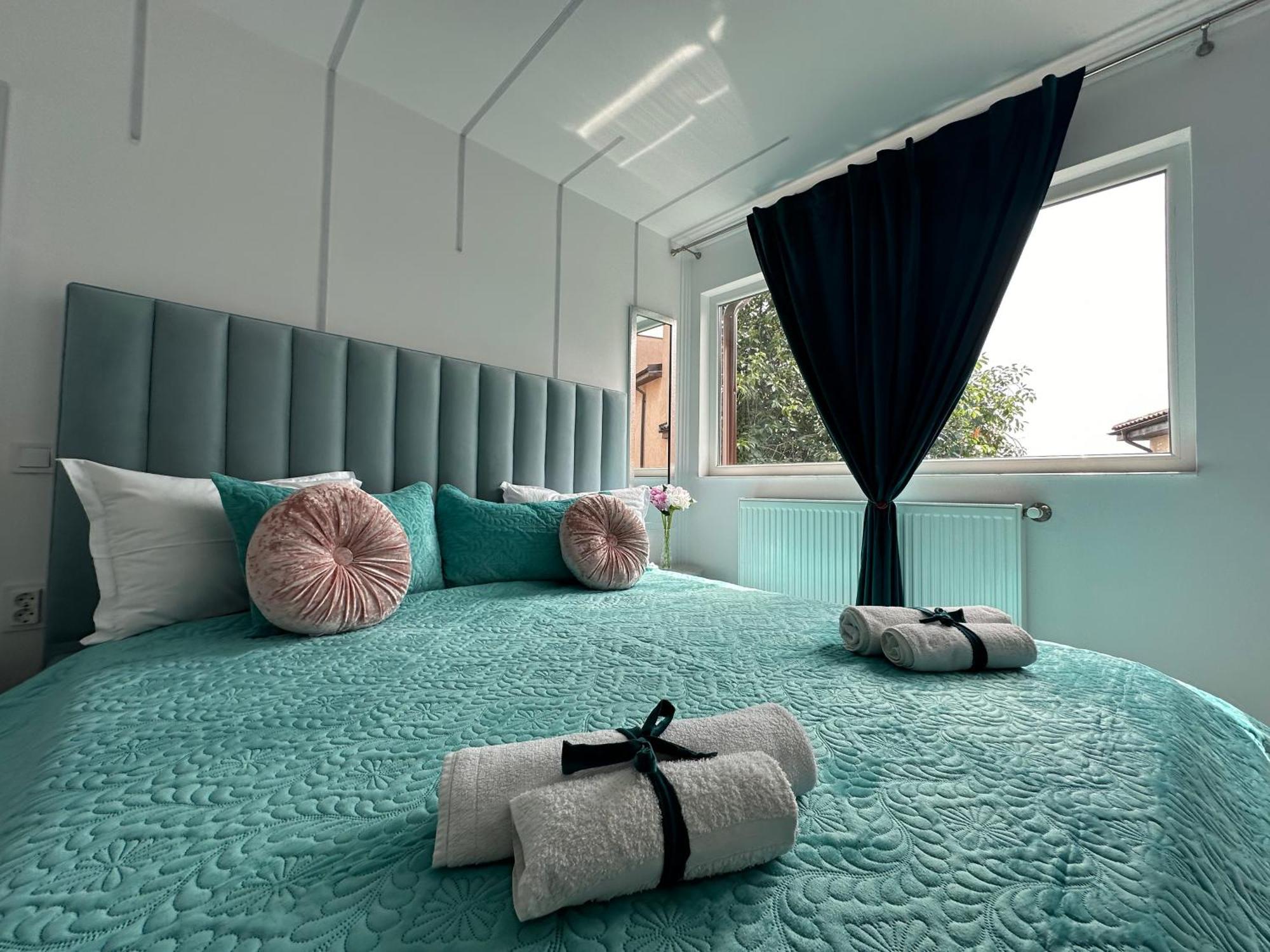 Elegant Escape Central Studio Craiova Luaran gambar