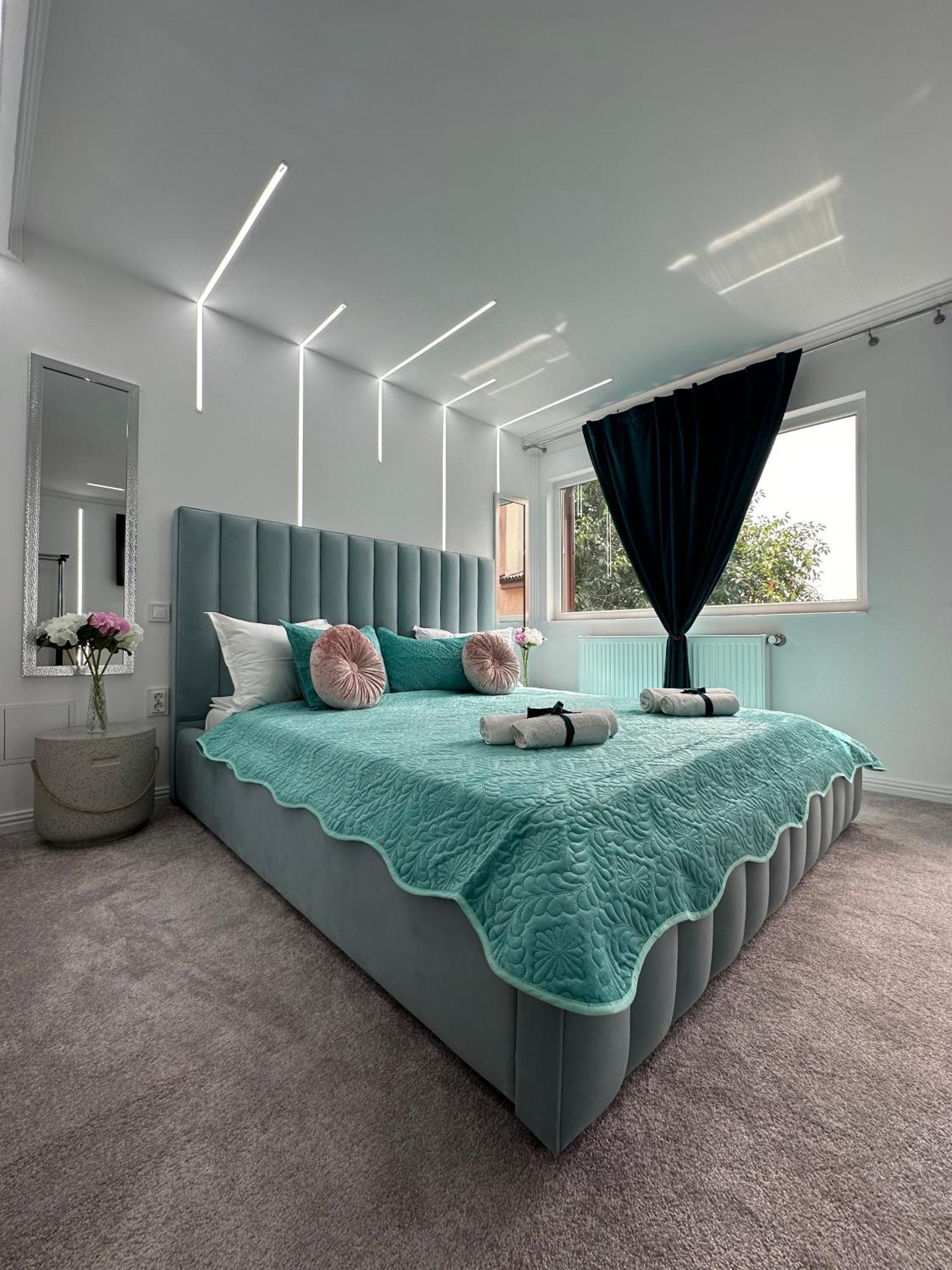 Elegant Escape Central Studio Craiova Luaran gambar
